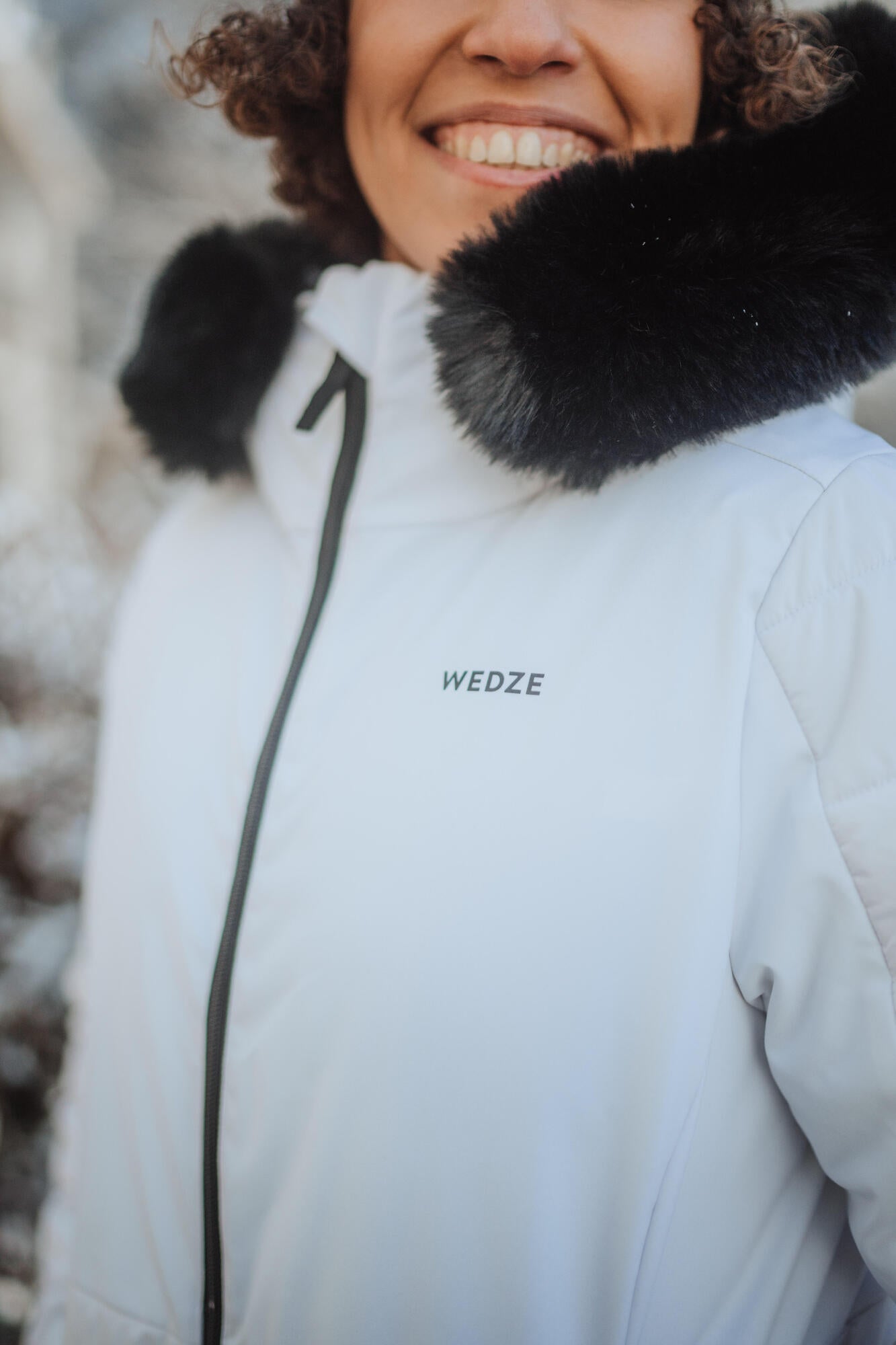 Wedze Women's 100 Mid-Length Warm Ski Jacket - Image 21