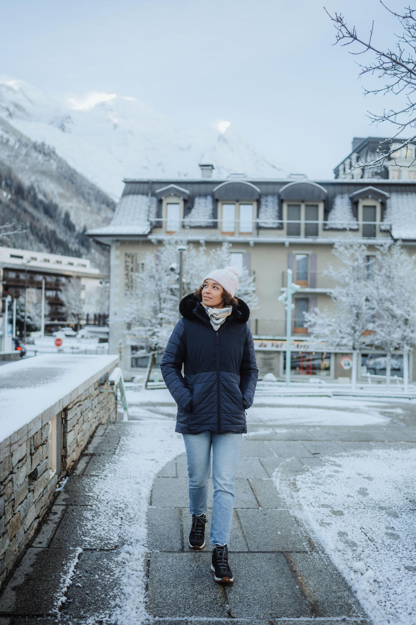 Wedze Women's 100 Mid-Length Warm Ski Jacket - Image 18