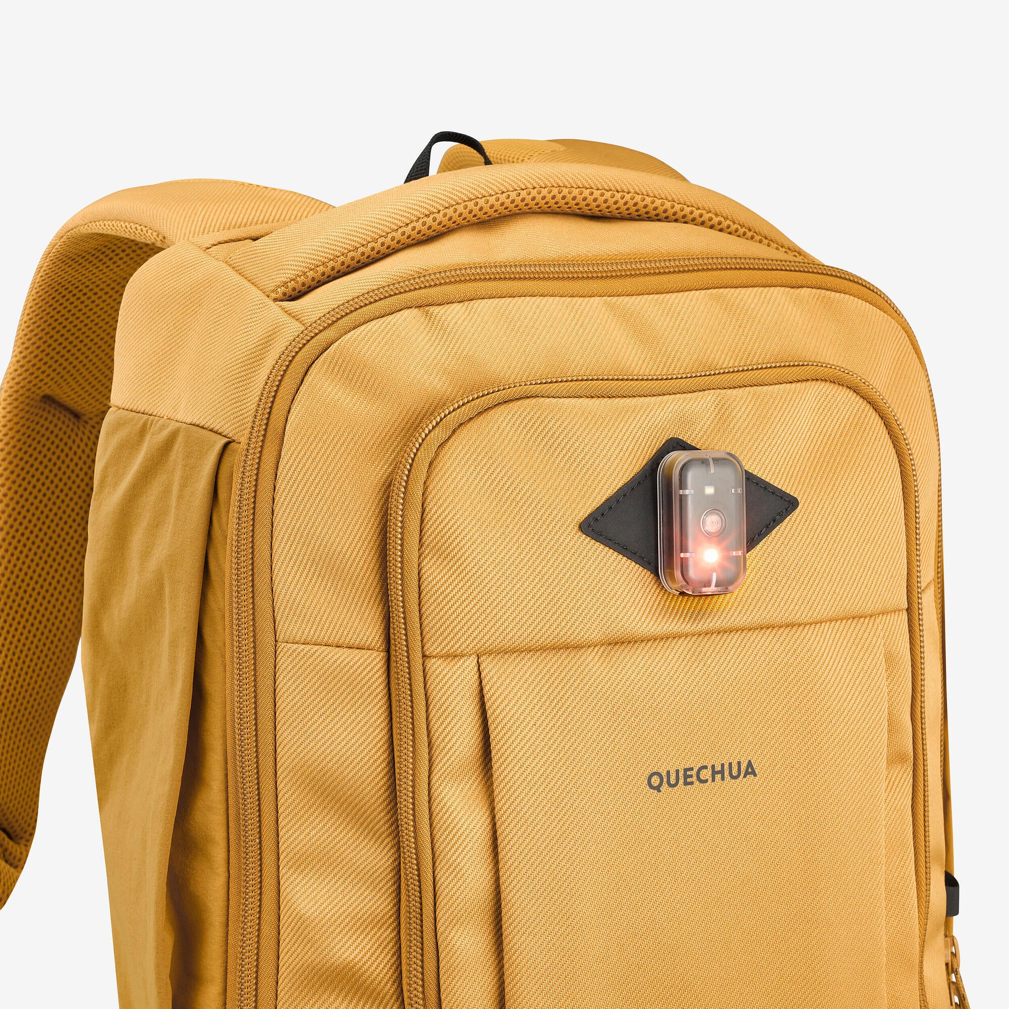 Quechua NH500 Escape 16 L Hiking Backpack - Image 12