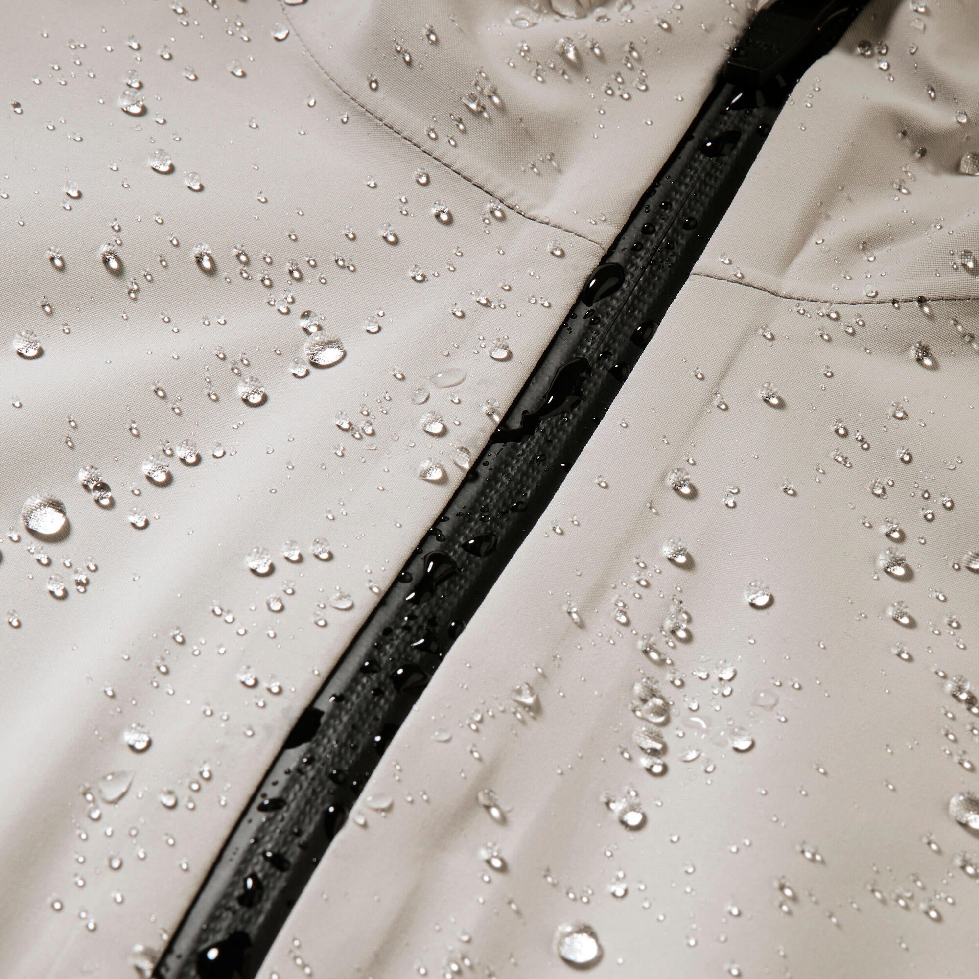 Quechua Women's MH100 Lightweight Waterproof Hiking Jacket - Image 3